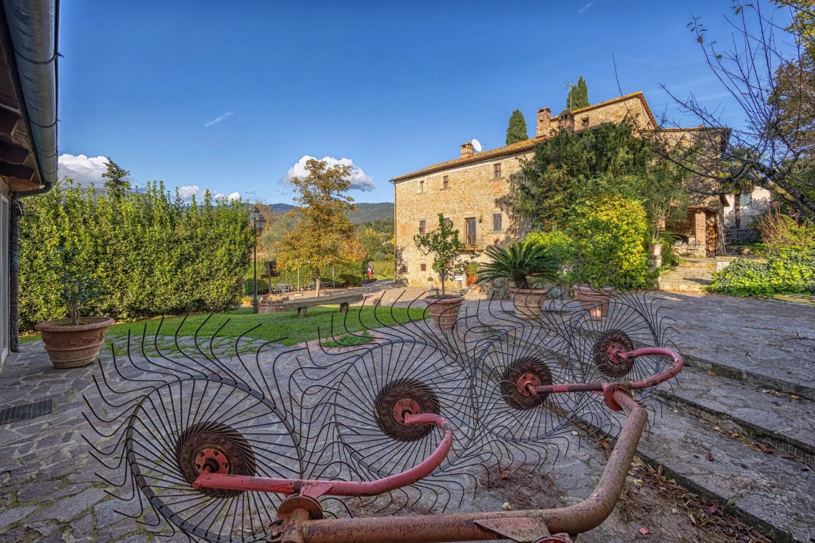 Luxury Relais for Sale in the Umbrian-Tuscan Countryside: Luxury Home ...